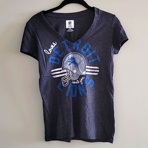 NFL Team Apparel Detroit Lions tee shirt. Size XS. Grey, blue and white …